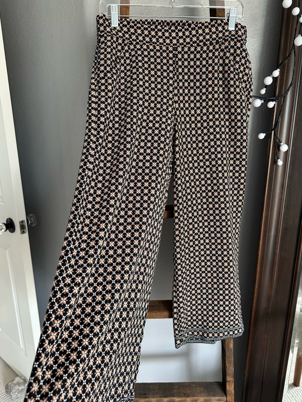 Max Studio Black & Cream Geometric Wide-Leg Pants, size large - Picture 5 of 14